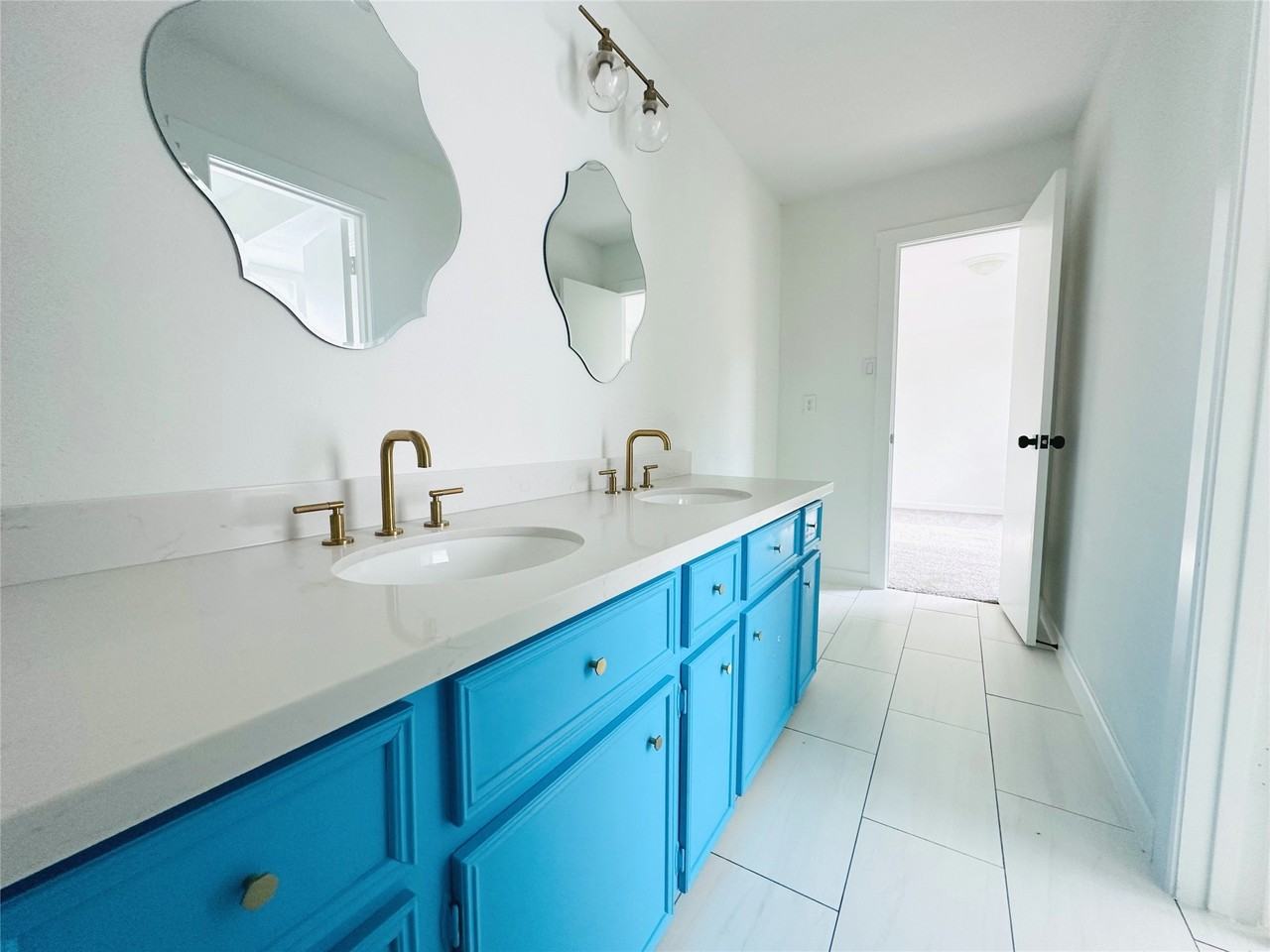 3202 La Quinta Dr #3202 - Photo 2 of 32