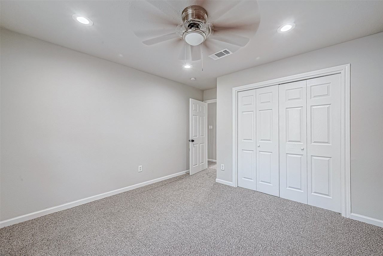 3102 Glenn Lakes Ln #3102 - Photo 3 of 48