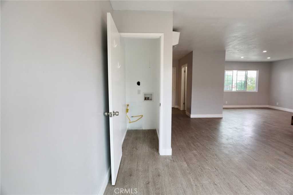 1745 E Woodbury Rd #1745 - Photo 5 of 18