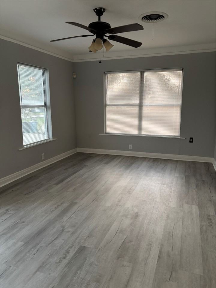 10523 Oswego St #10523 - Photo 3 of 11