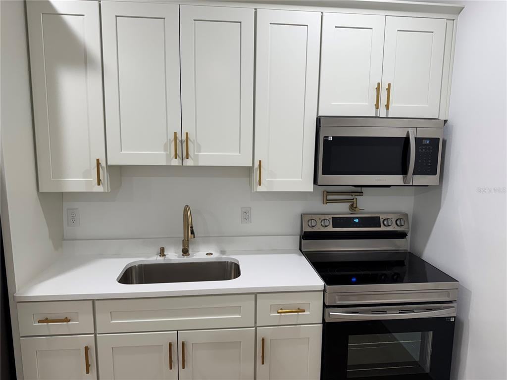 947 Gillingham Ct #947 - Photo 7 of 14