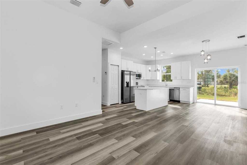 23461 Winthrob Ave #23461 - Photo 4 of 45