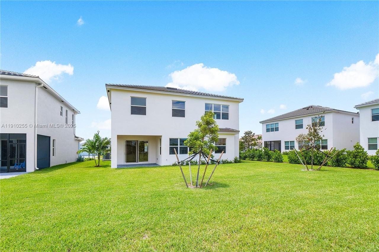 5488 Liberty Ln #5488-5488 - Photo 5 of 39