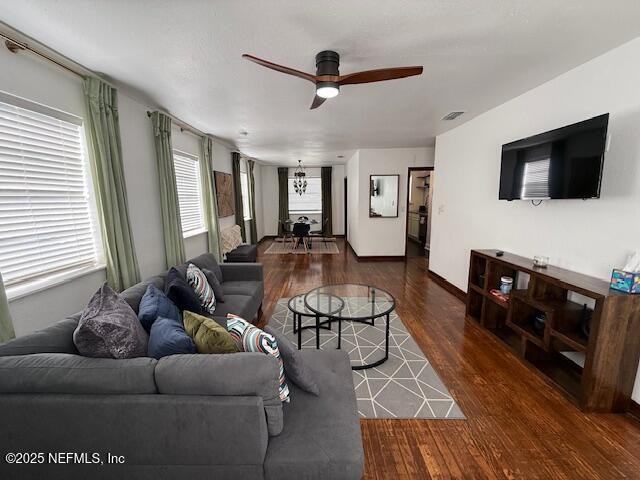 2811 College St #2811