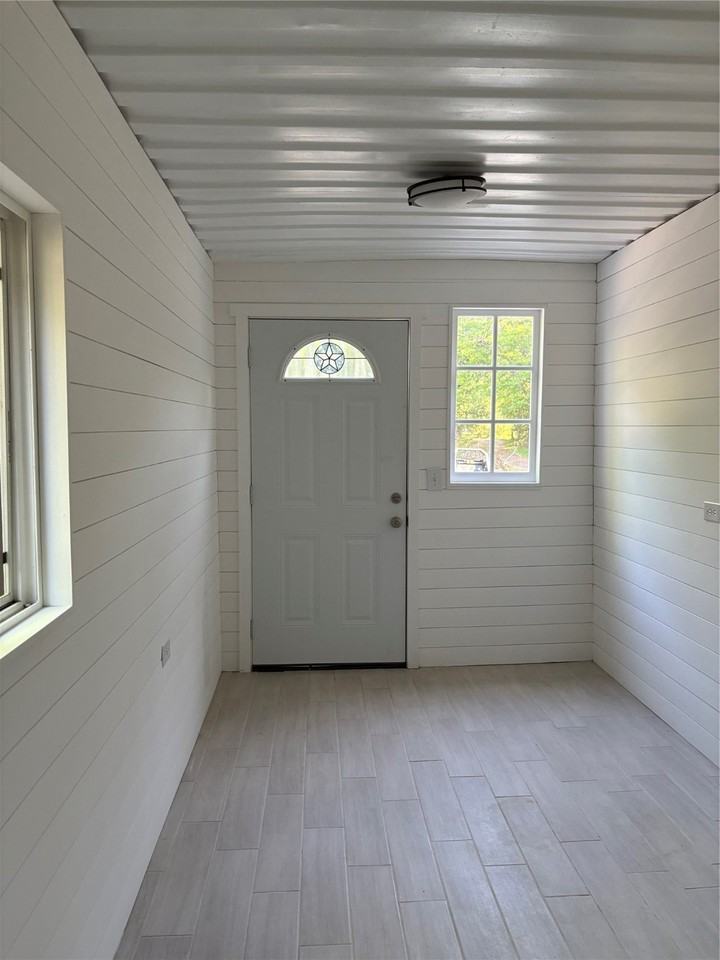 919 Brooks Ave #919 - Photo 2 of 10