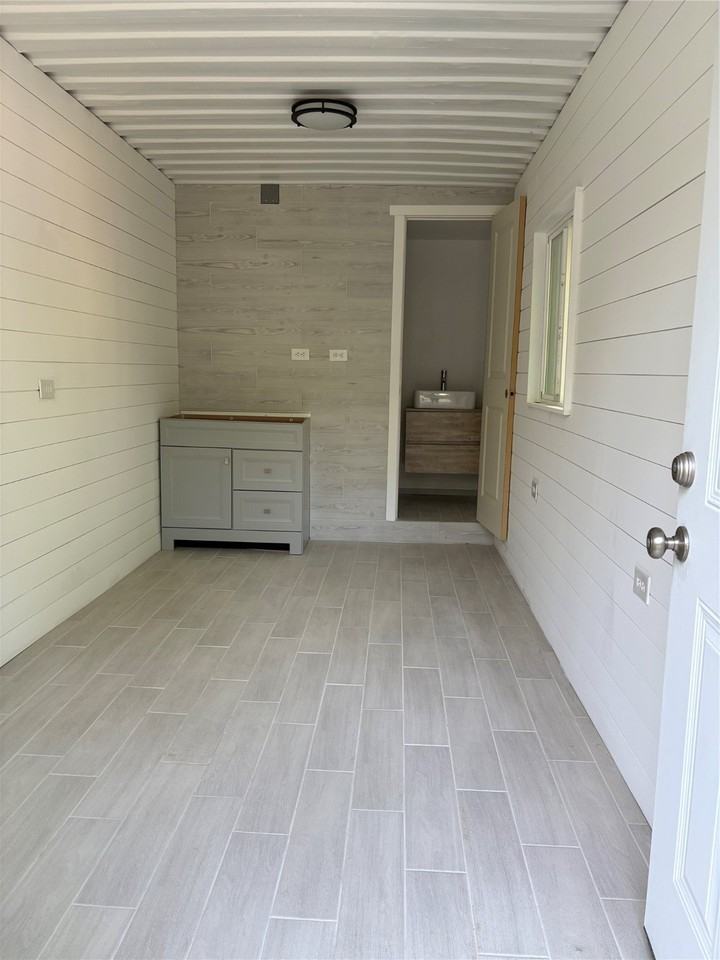 919 Brooks Ave #919 - Photo 4 of 10