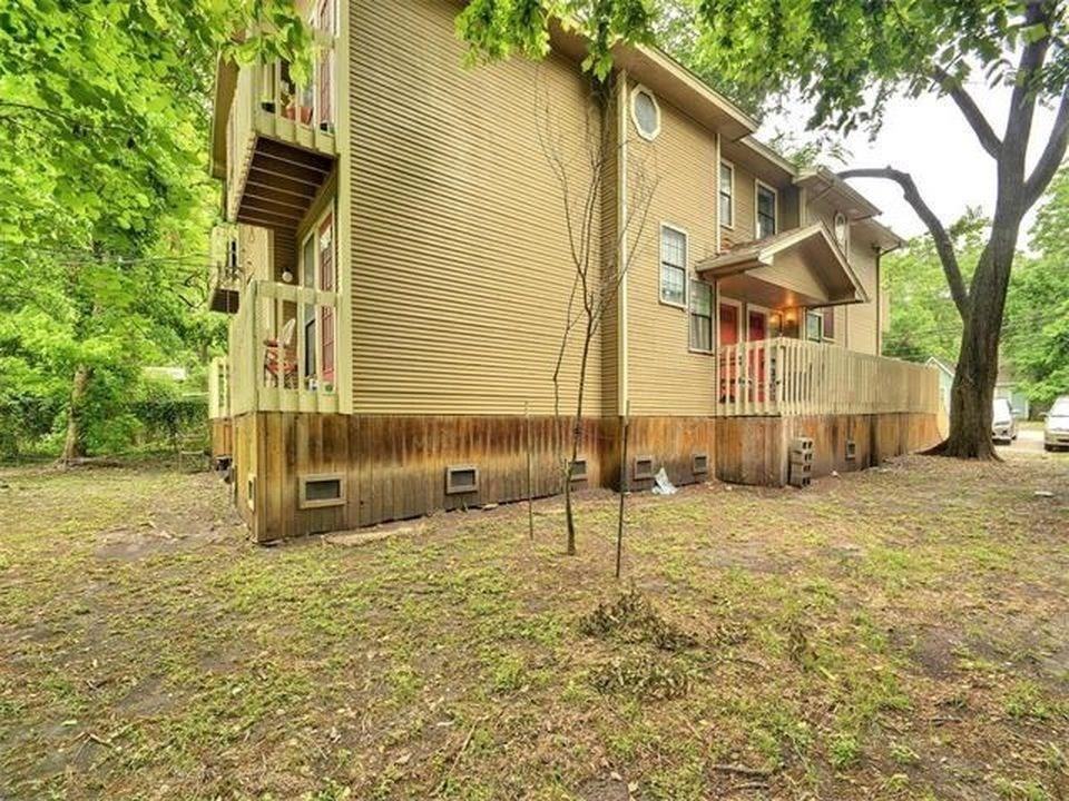 4520 Speedway #4520B - Photo 5 of 26