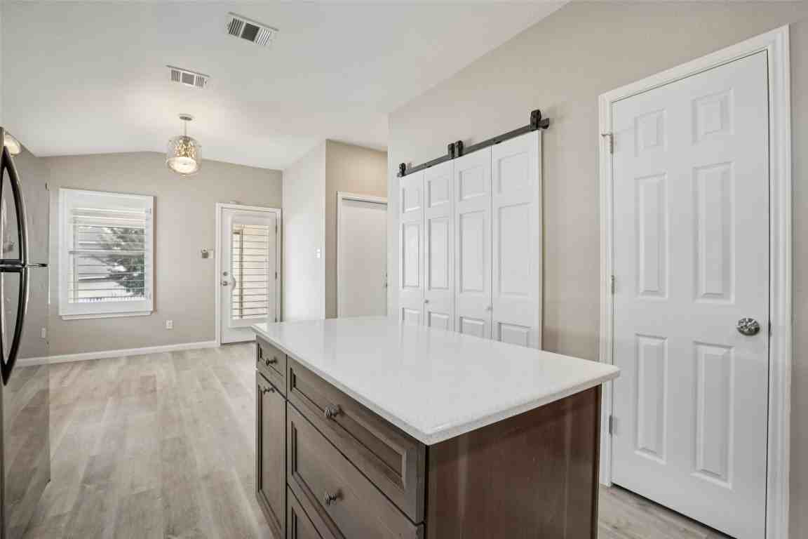 4937 Hartson #4937 - Photo 4 of 39