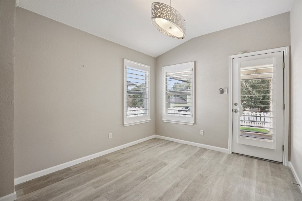 4937 Hartson #4937 - Photo 7 of 39