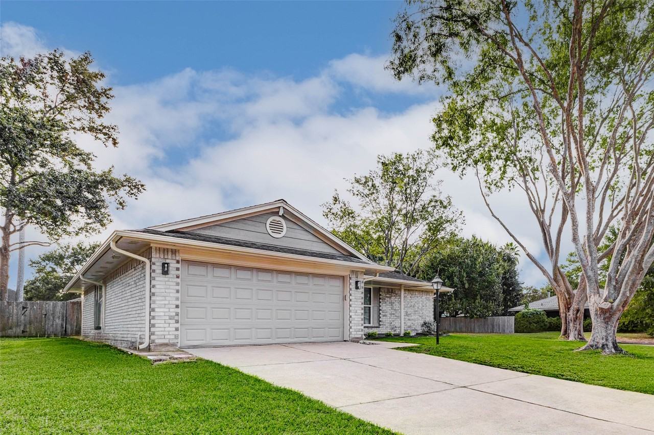 2410 Clear Ridge Dr #2410 - Photo 3 of 24