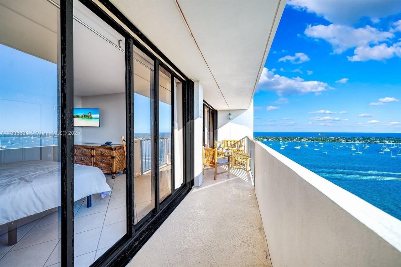 E Palm Ln #5600-2504 - Photo 3 of 19