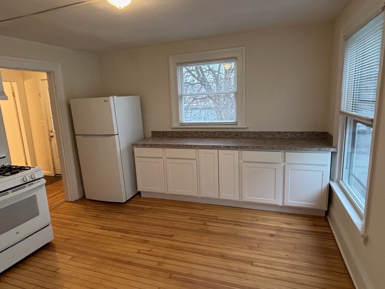 784 Howard Ave 2nd Fl #2ndFL - Photo 2 of 11