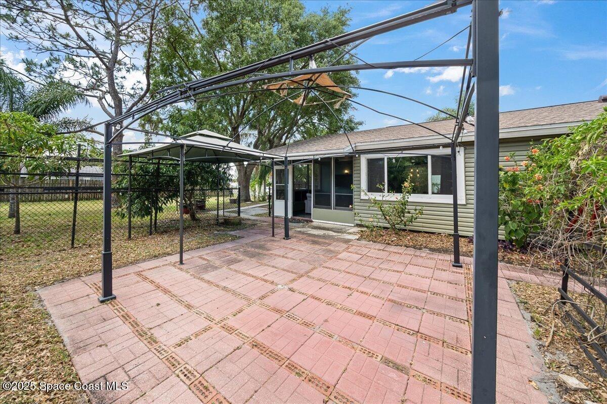 1313 Ethel Cir Ne #1313 - Photo 3 of 28