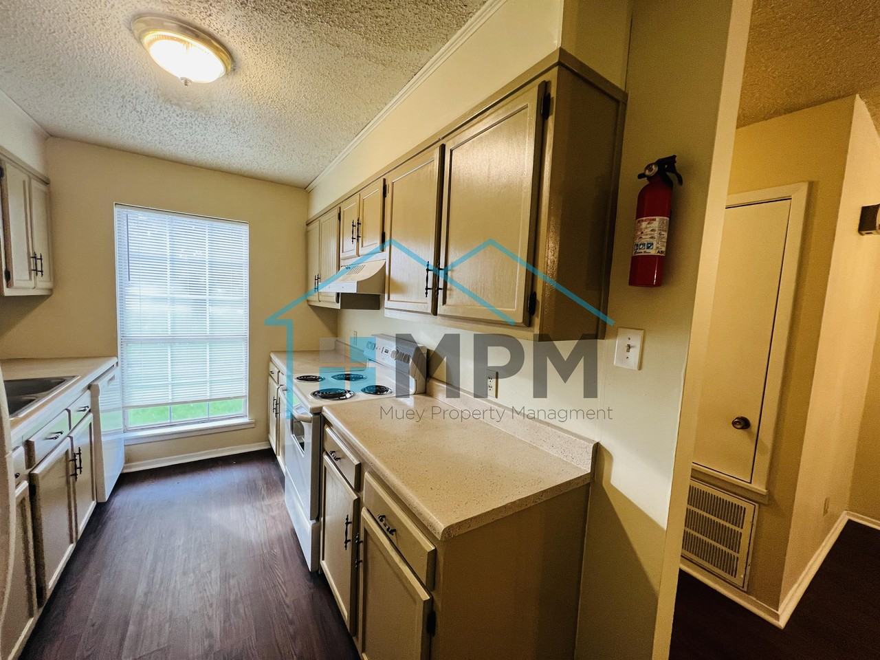 56 Colonial Dr #B - Photo 4 of 13