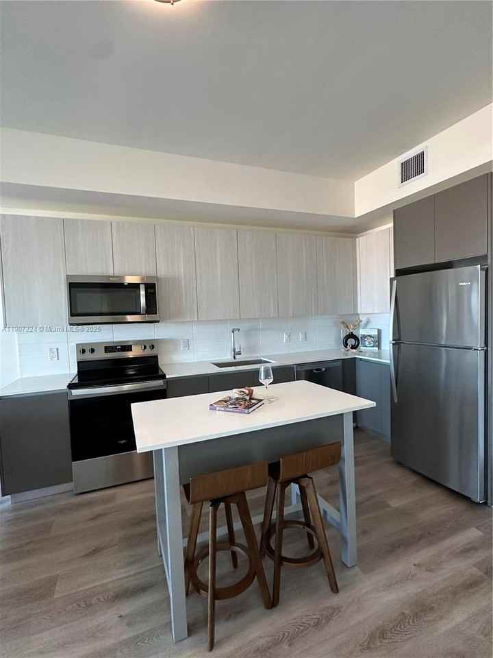 Central Oakland Park #3801-522 - Photo 3 of 6