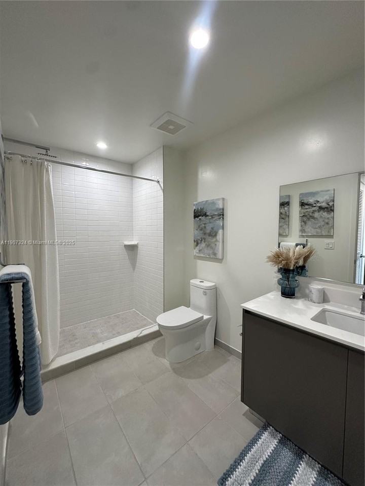 Central Oakland Park #3801-522 - Photo 5 of 6