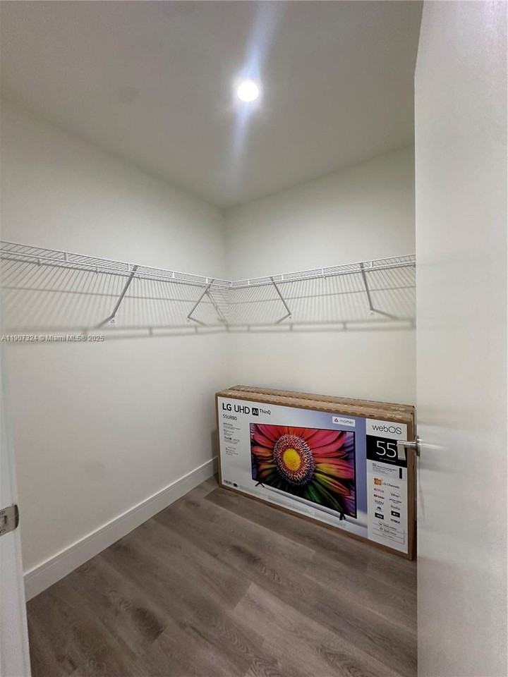 Central Oakland Park #3801-522 - Photo 6 of 6