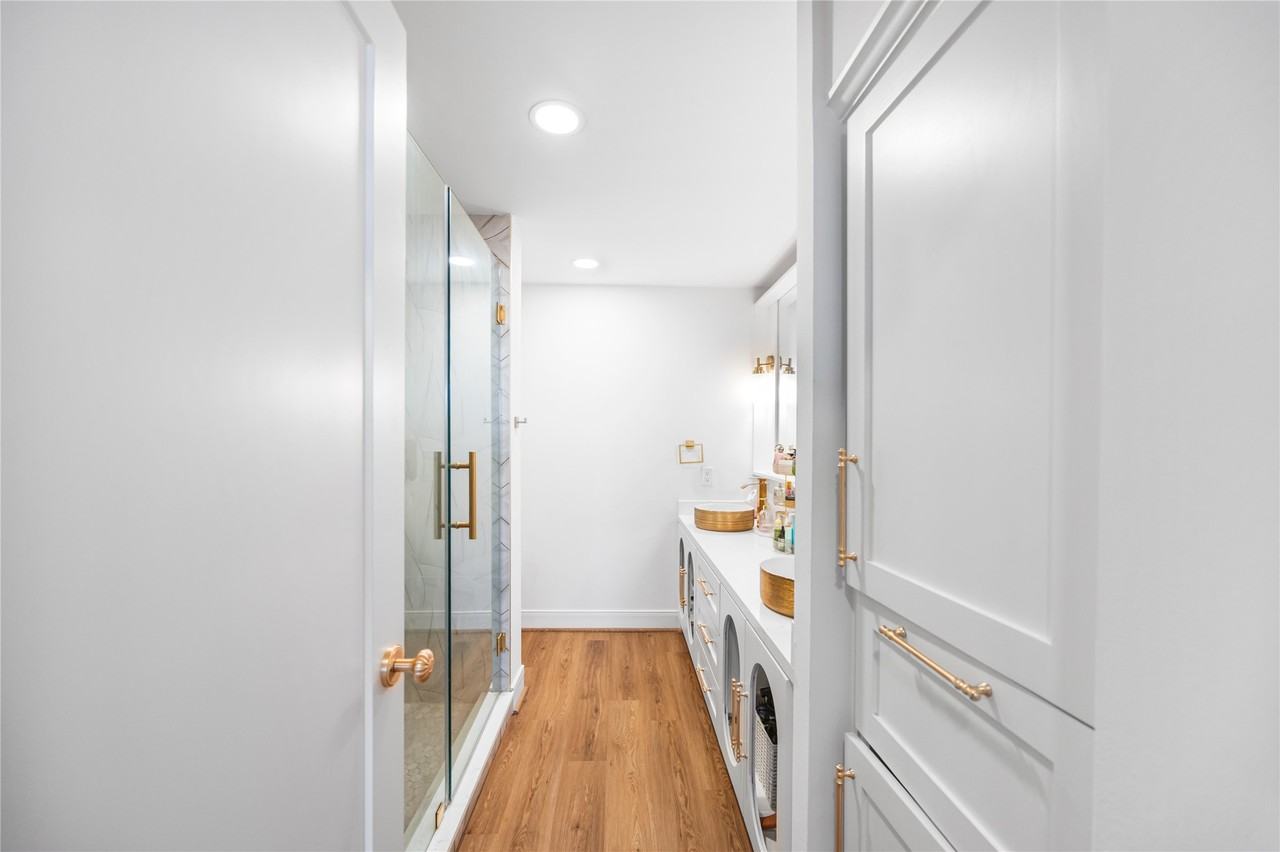 14 Greenway Plz #1423P - Photo 5 of 28