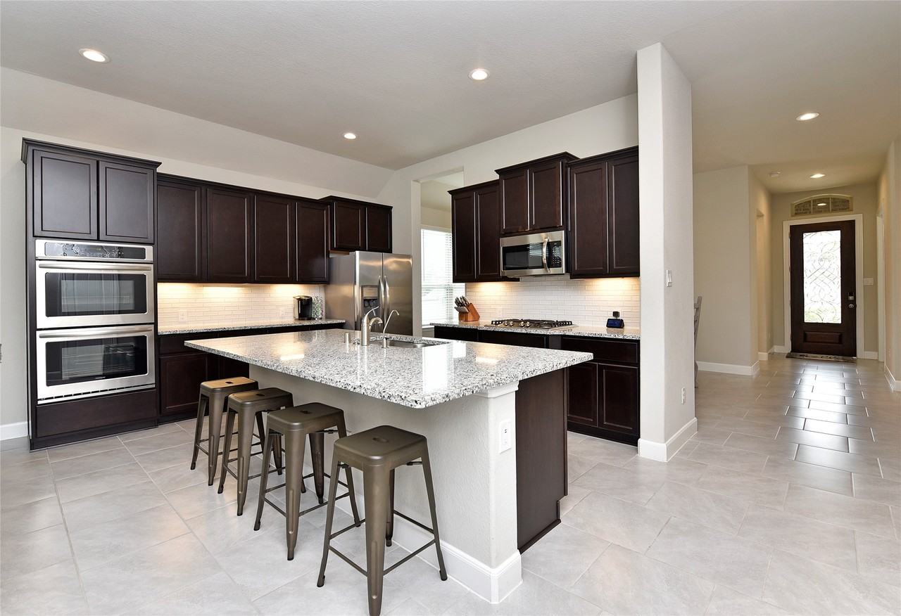 5835 Euclid Loop #5835 - Photo 3 of 39