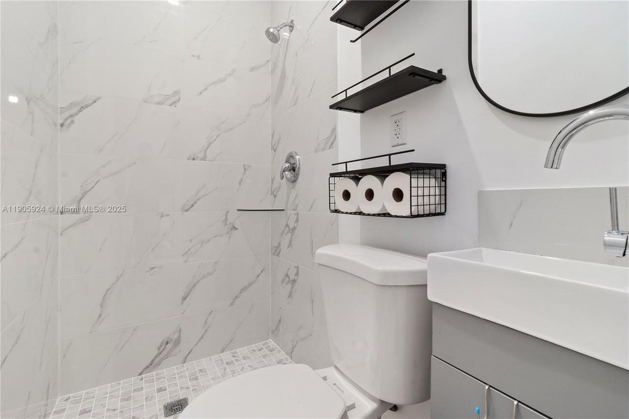 Meadow Wood Manor #26155-1 - Photo 2 of 19