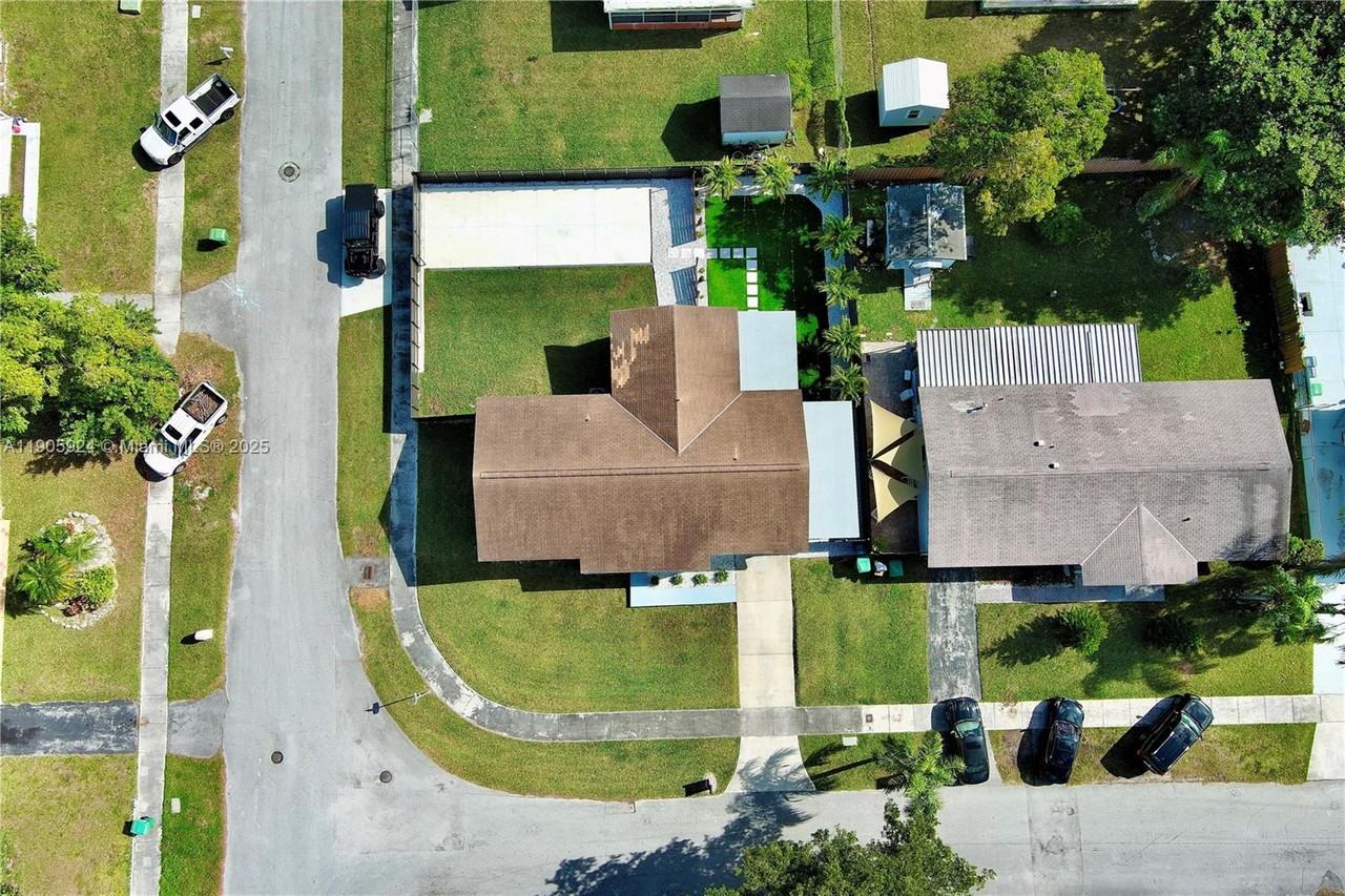 Meadow Wood Manor #26155-1 - Photo 5 of 19