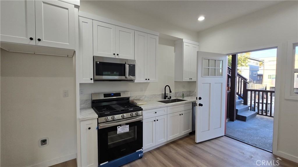 1036 Beacon Ave #1036-1036 - Photo 4 of 7