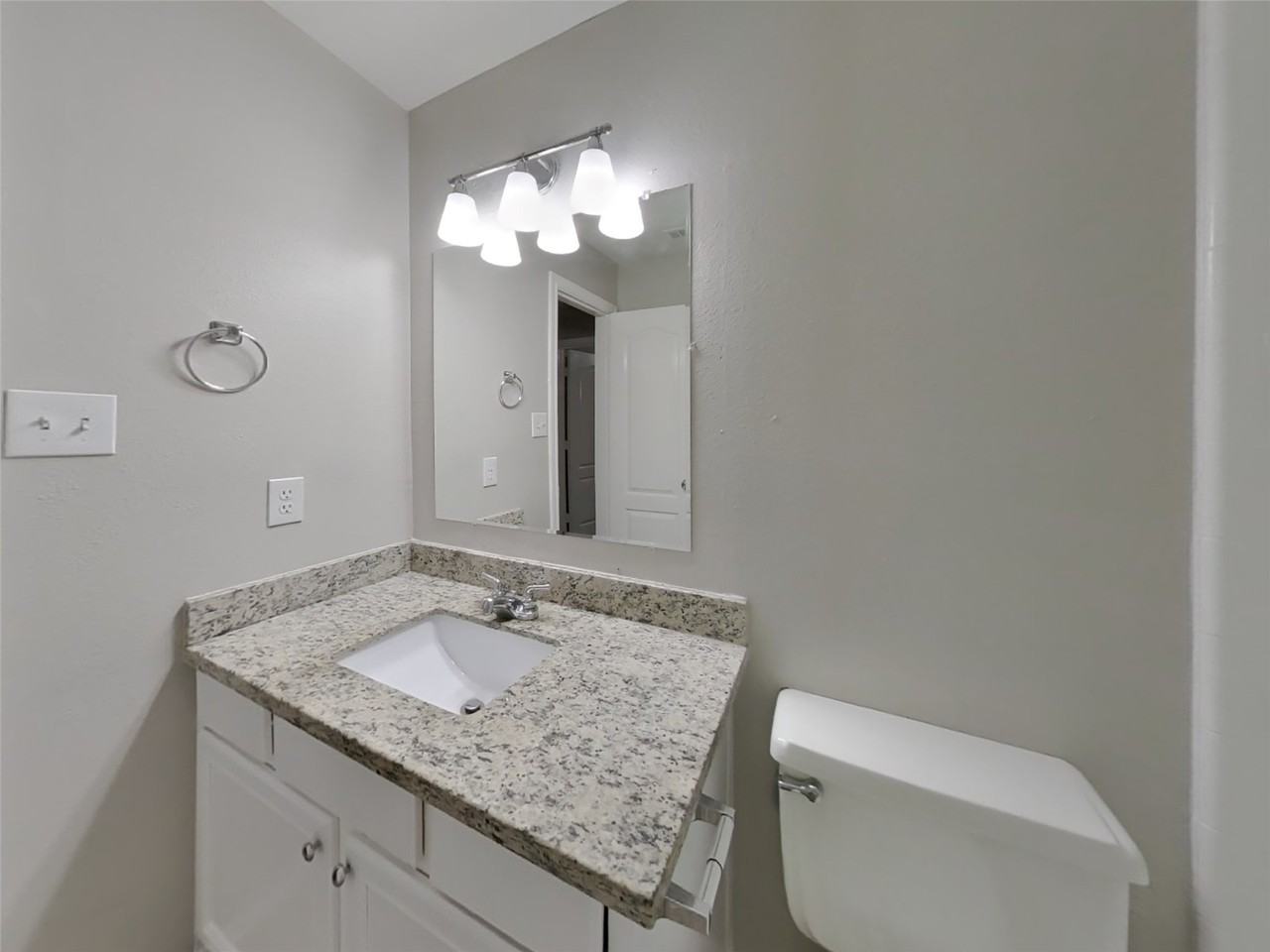 21207 Woodland Green Dr #21207 - Photo 5 of 18