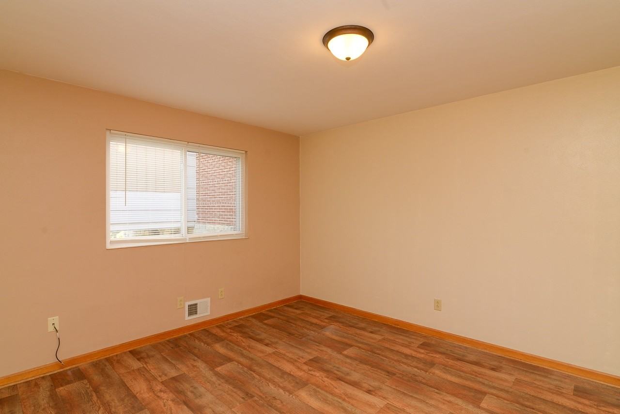 1002 E Capitol  - 7 #7 - Photo 3 of 18