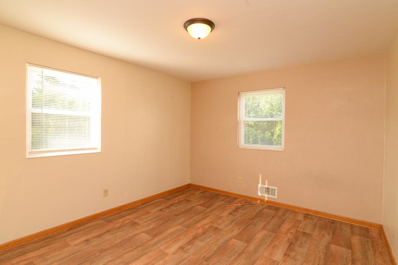 1002 E Capitol  - 7 #7 - Photo 4 of 18