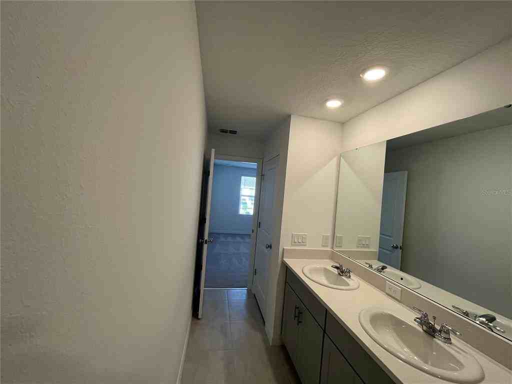 2995 Skyline Loop #2995 - Photo 4 of 46