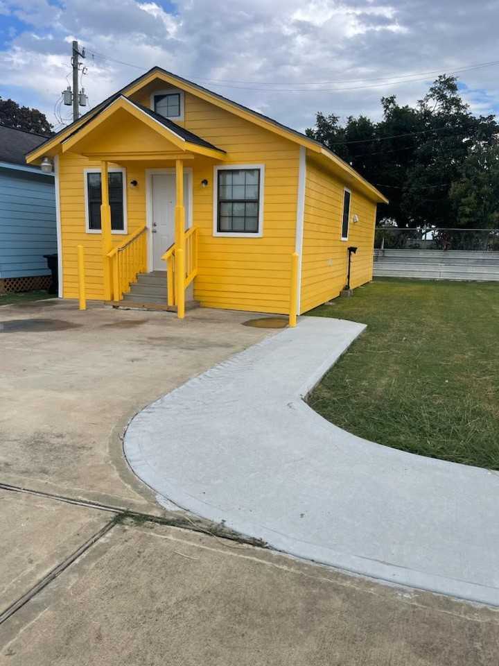 11357 Gil Rodriguez Loop #11357 - Photo 2 of 8