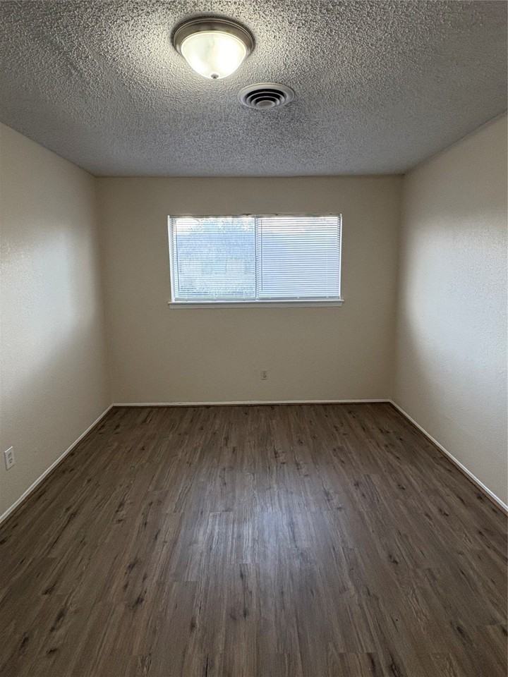 101 E Hospital Dr #101-10 - Photo 4 of 14