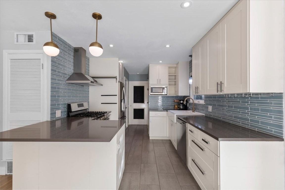 5313 Harvest Ln #5313 - Photo 3 of 28