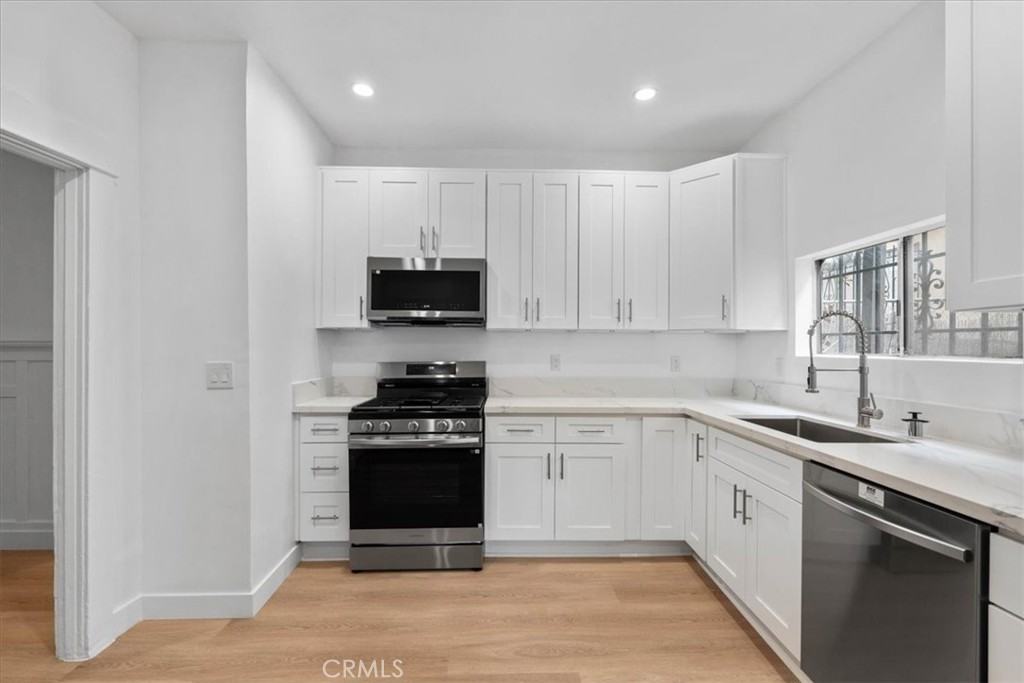 608 N Bonnie Brae St #608 - Photo 4 of 9