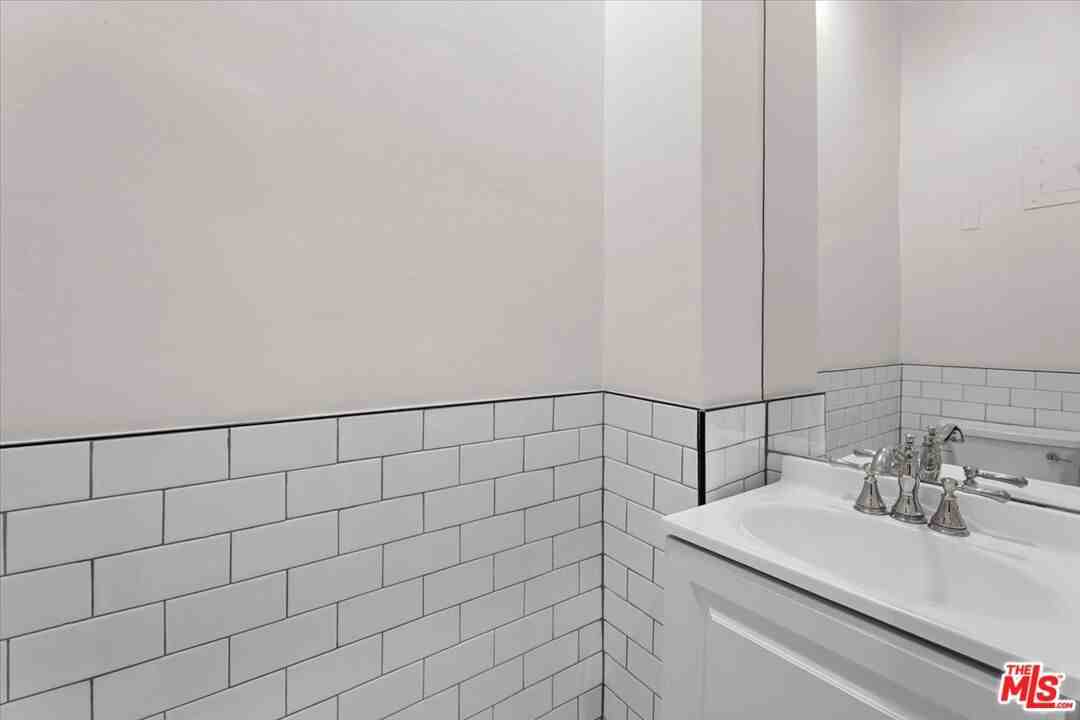 9689 W Olympic Blvd #9689 - Photo 4 of 10