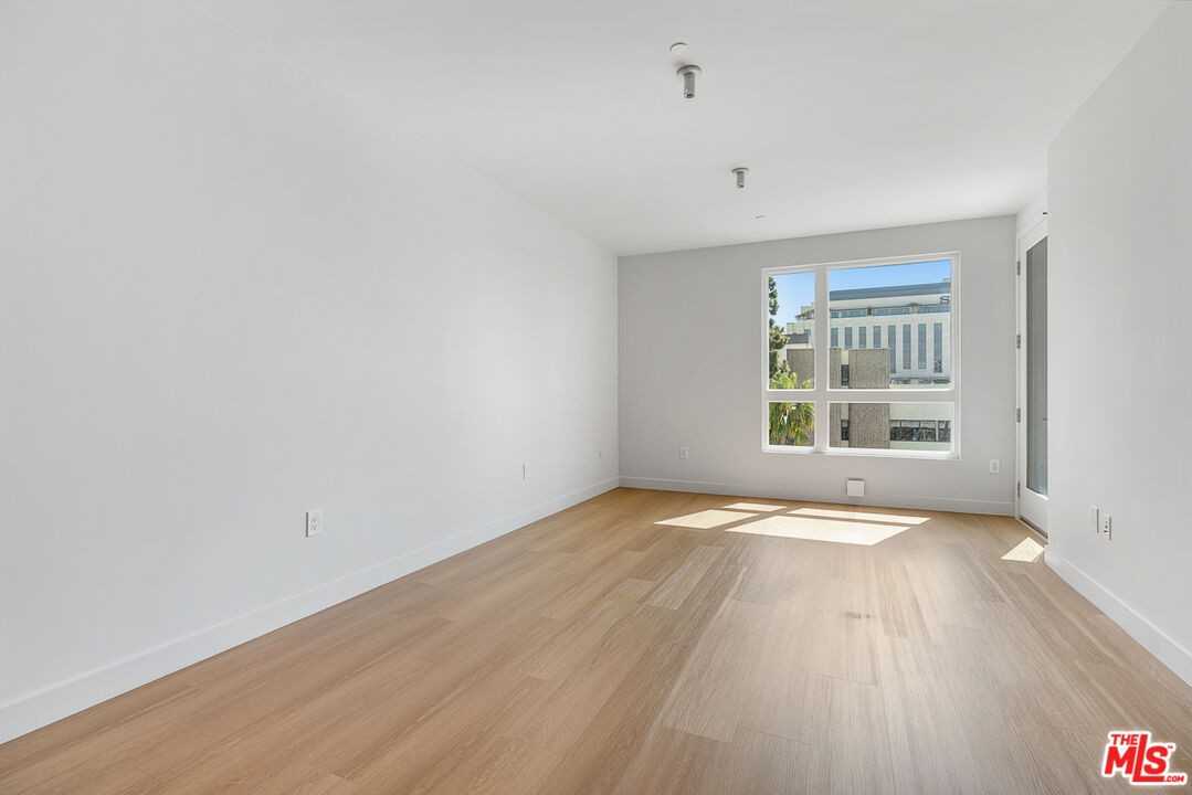 10601 Washington Blvd #10601-405 - Photo 5 of 27