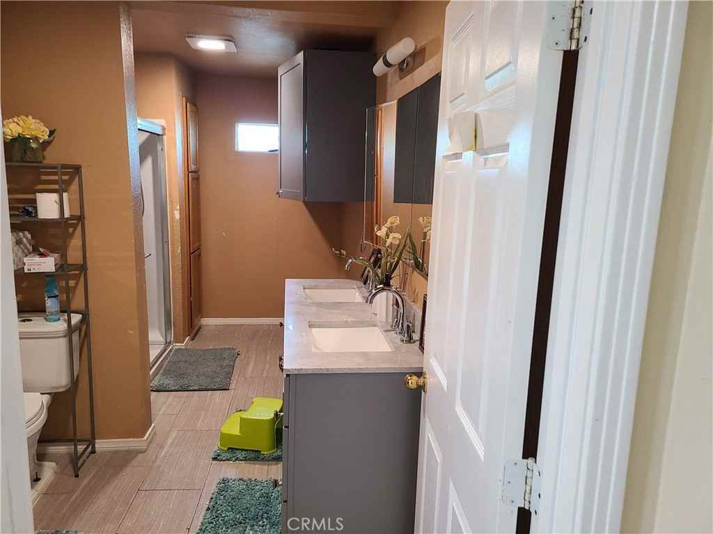 11685 Holmes Ave #11685 - Photo 3 of 34