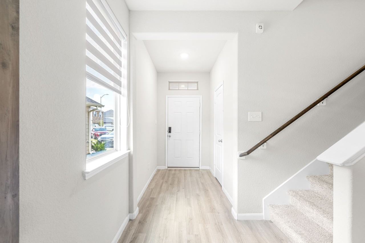 5006 Sunway Dr #5006 - Photo 2 of 40