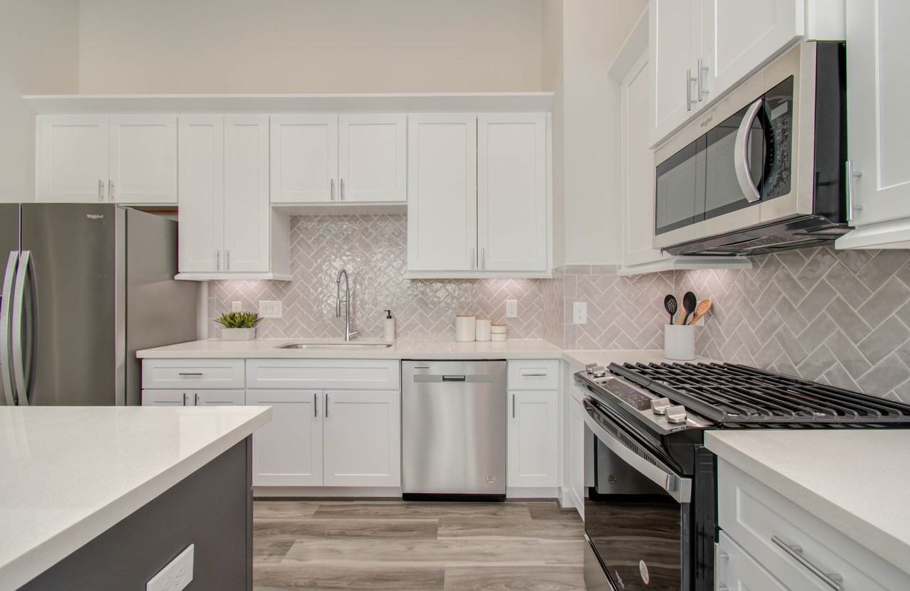 774 Paul Quinn St #774F - Photo 4 of 28