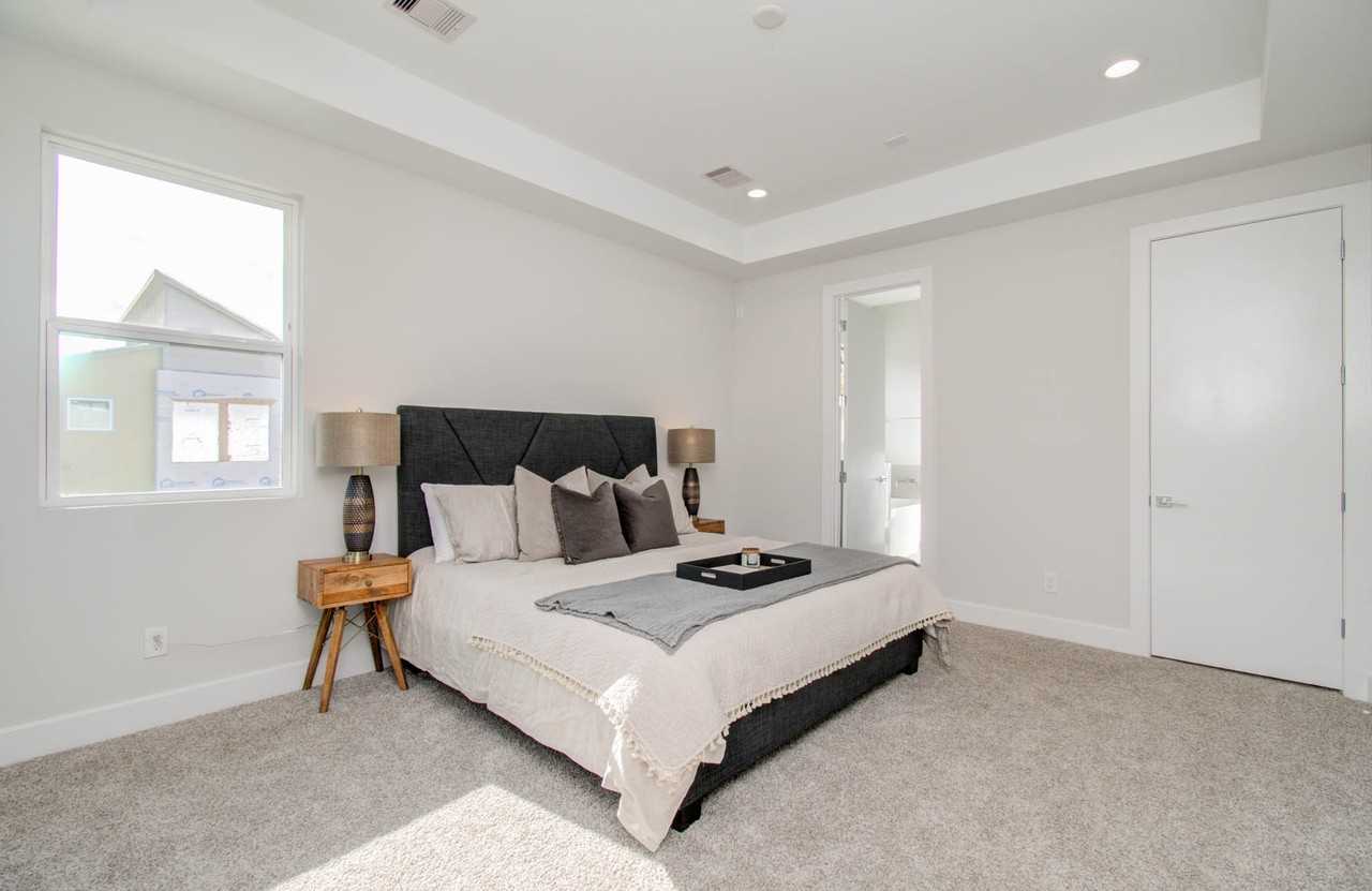 774 Paul Quinn St #774F - Photo 5 of 28