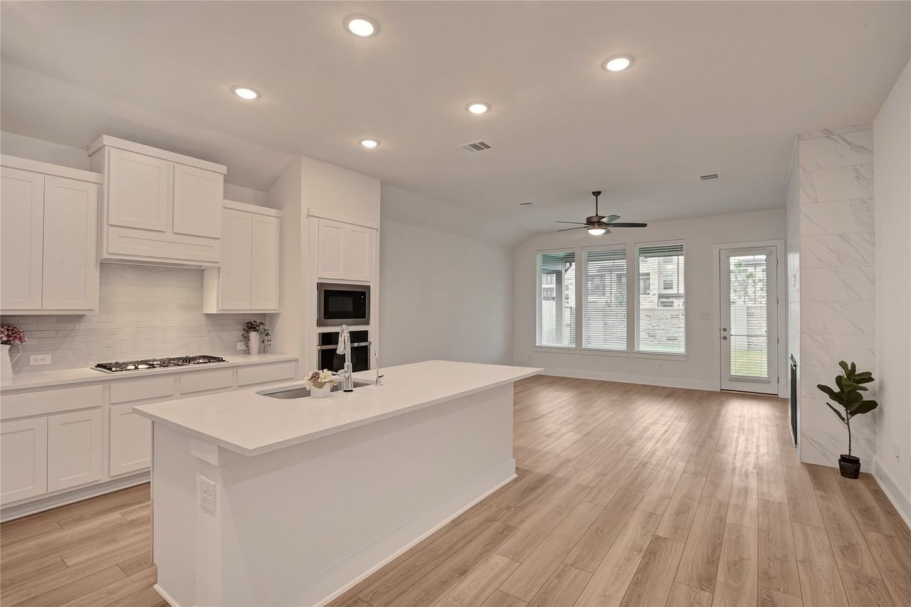 6027 Churchill Springs Ln #6027 - Photo 7 of 25