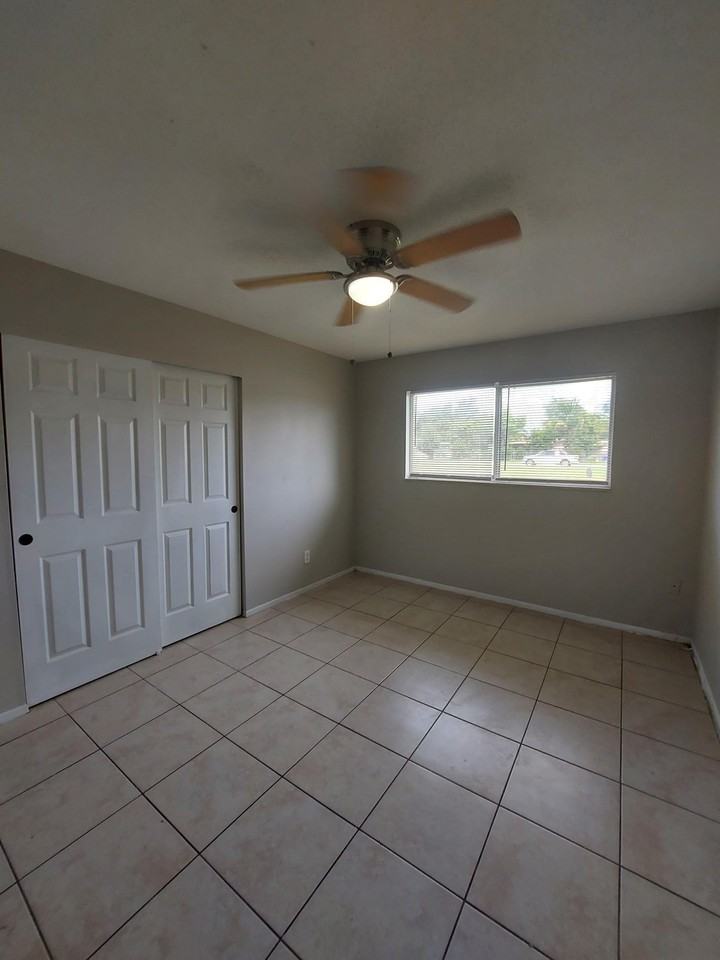 2119 Hanson St #2119 - Photo 3 of 9