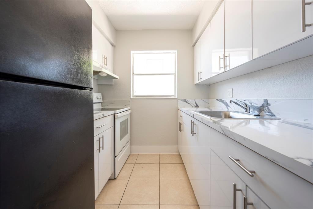 2109 Davie Blvd #2109-150 - Photo 6 of 12