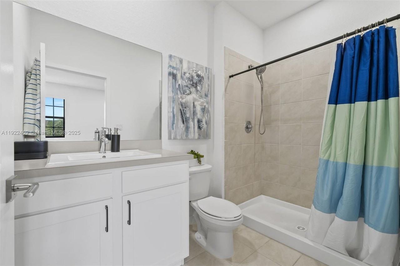 757 Sw 11th St #757 - Photo 5 of 44