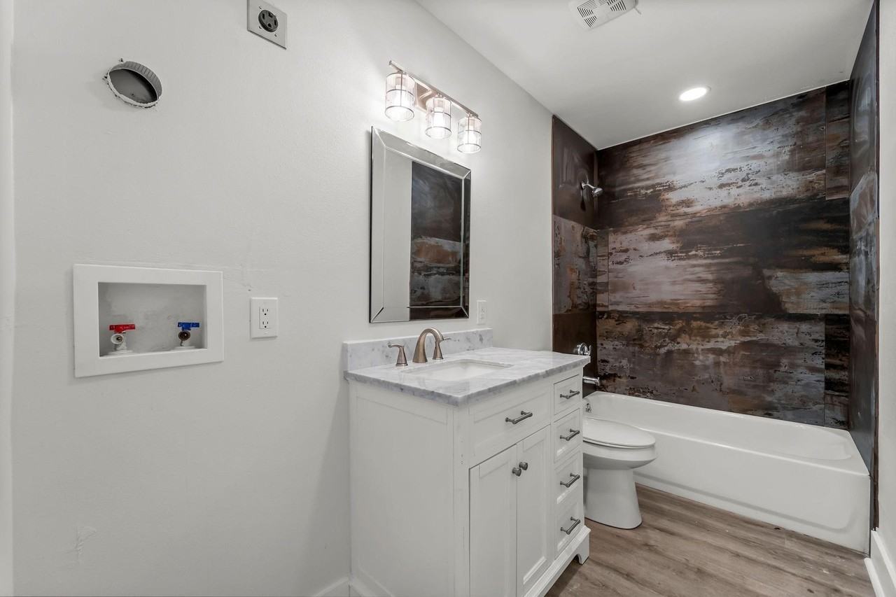 4049 Lucille St #4049B