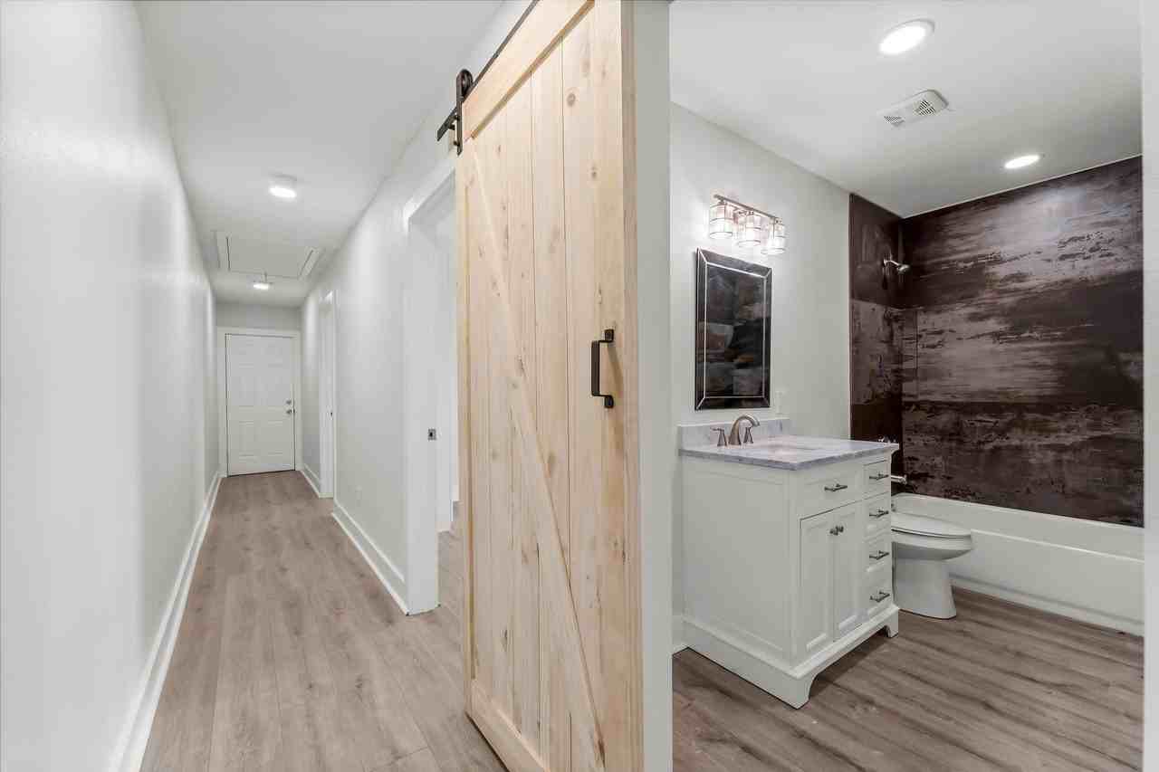 4049 Lucille St #4049B - Photo 3 of 9