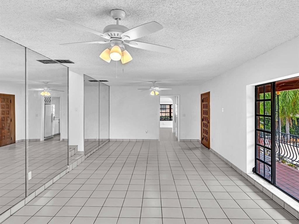 8020 Sw 19th St #8020 - Photo 3 of 23