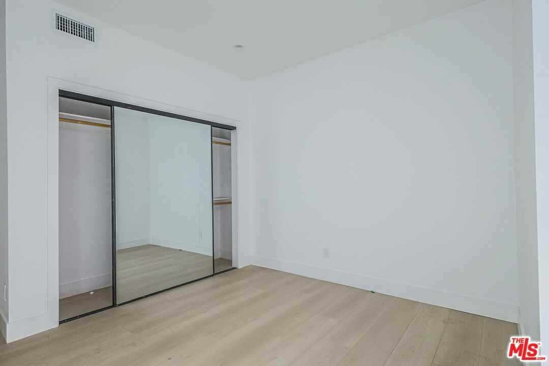 11810 1/2 Gilmore St #11810 - Photo 2 of 13