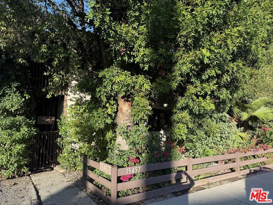 15457 Moorpark St #15457-6 - Photo 7 of 17