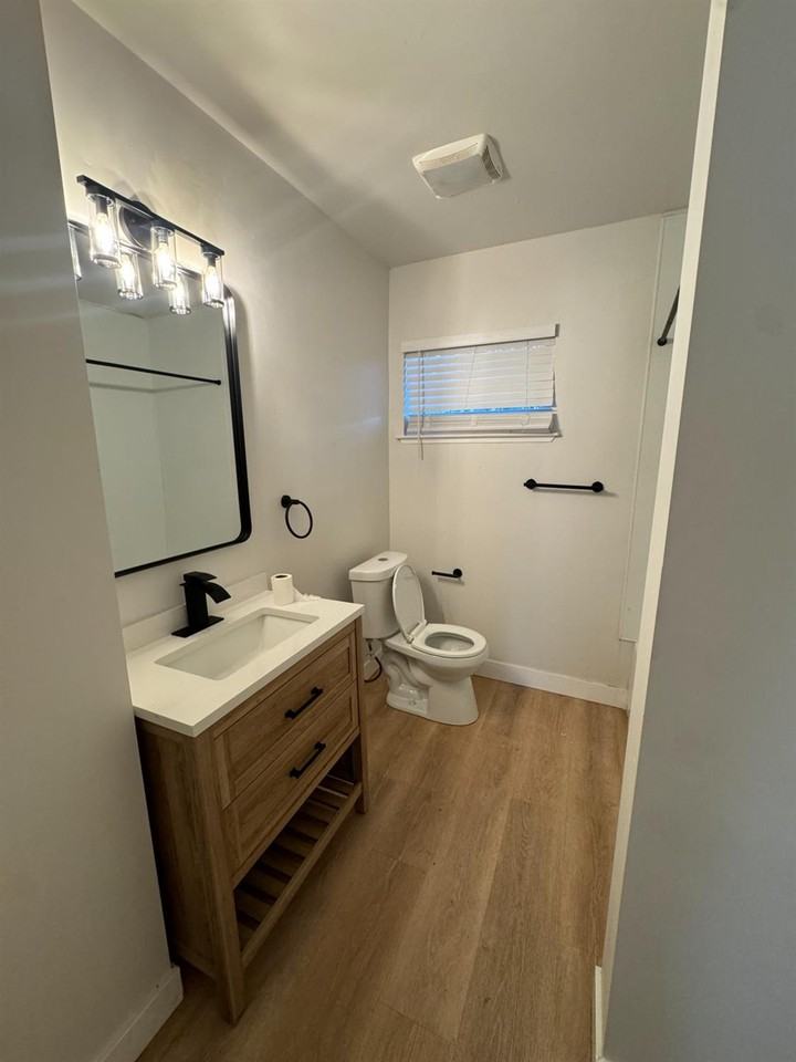 4051 69th St #4051 - Photo 7 of 20